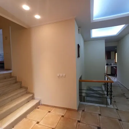 Διαμέρισμα σπίτι στο πατρών με κήπο - Detached House In With Garden Ρίο