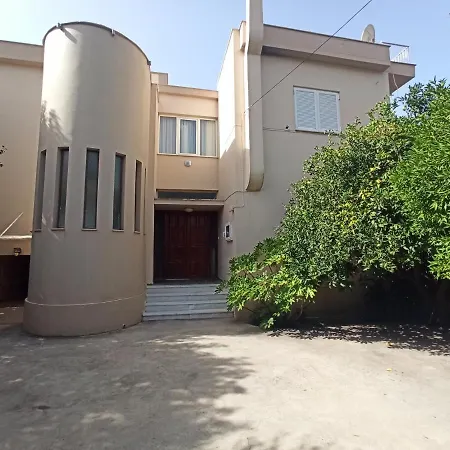 Διαμέρισμα σπίτι στο πατρών με κήπο - Detached House In With Garden