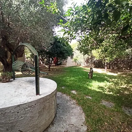 σπίτι στο πατρών με κήπο - Detached House In With Garden *