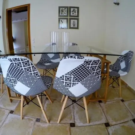 σπίτι στο πατρών με κήπο - Detached House In With Garden Διαμέρισμα *