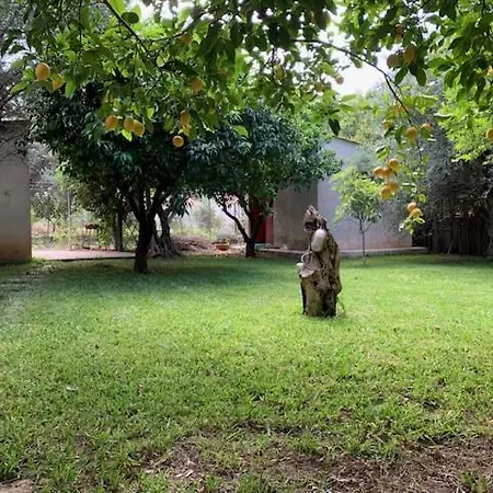 σπίτι στο πατρών με κήπο - Detached House In With Garden *