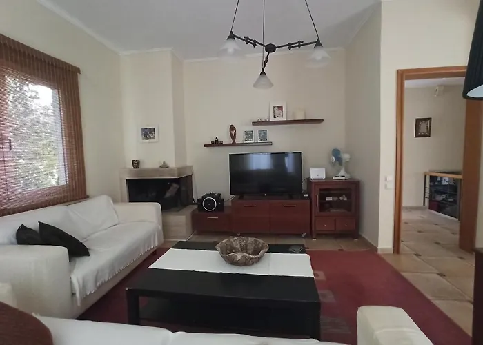 σπίτι στο πατρών με κήπο - Detached House In With Garden *