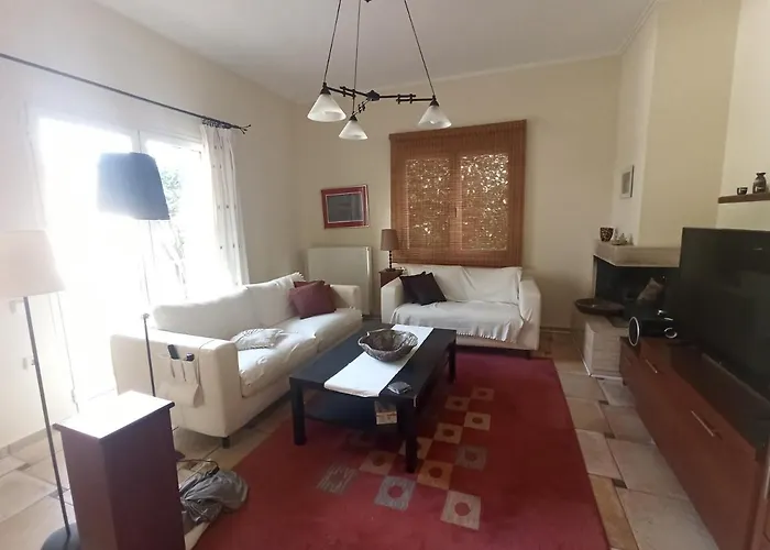 σπίτι στο πατρών με κήπο - Detached House In With Garden *