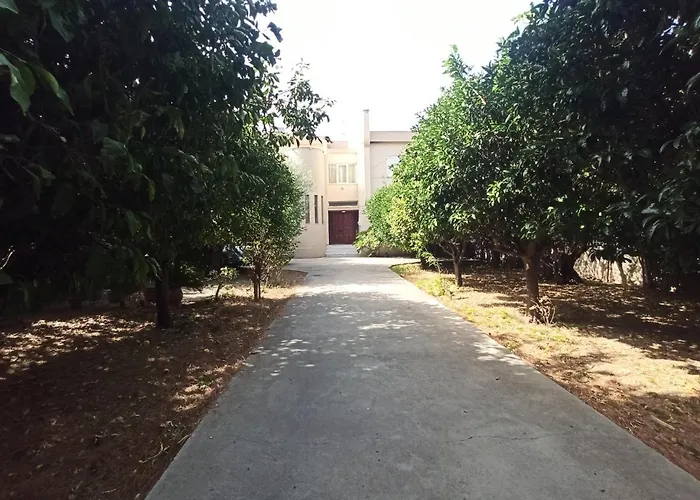 σπίτι στο πατρών με κήπο - Detached House In With Garden *